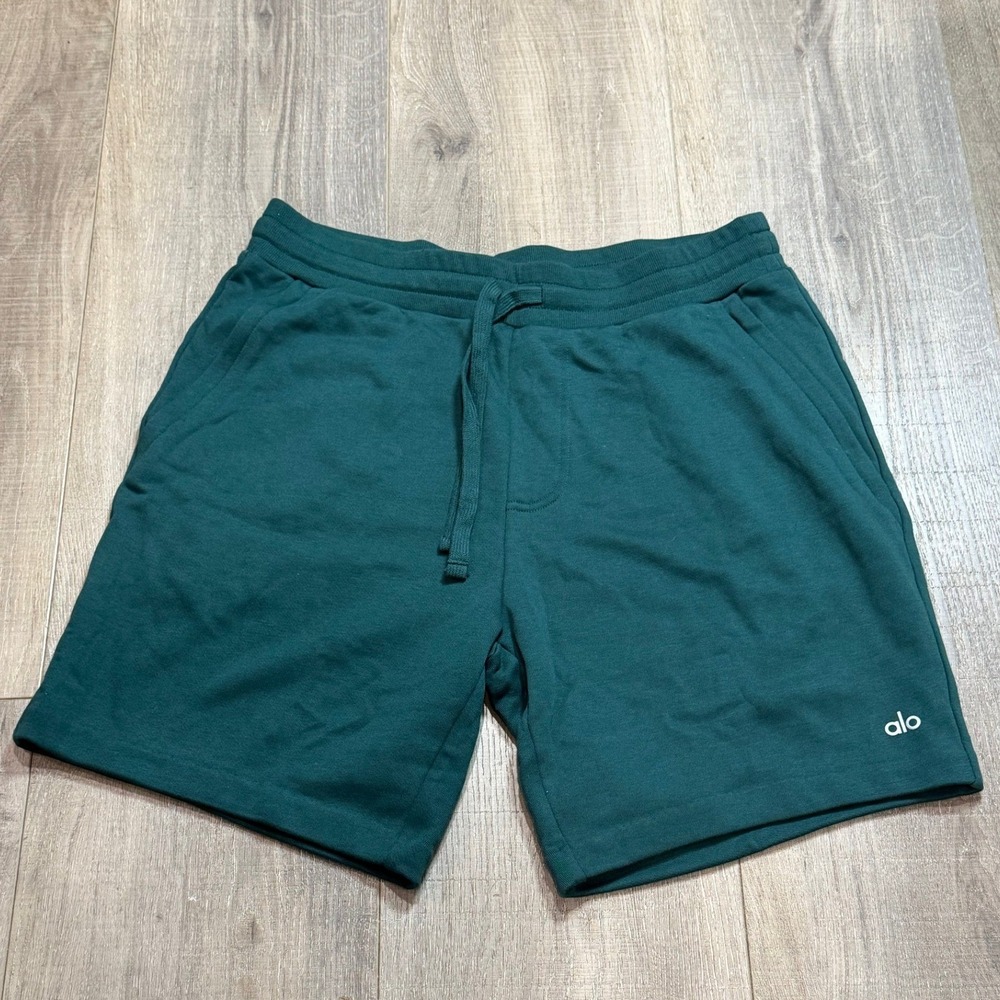 Alo Yoga Mens L Yoga Chill Sweat Shorts Forest Green